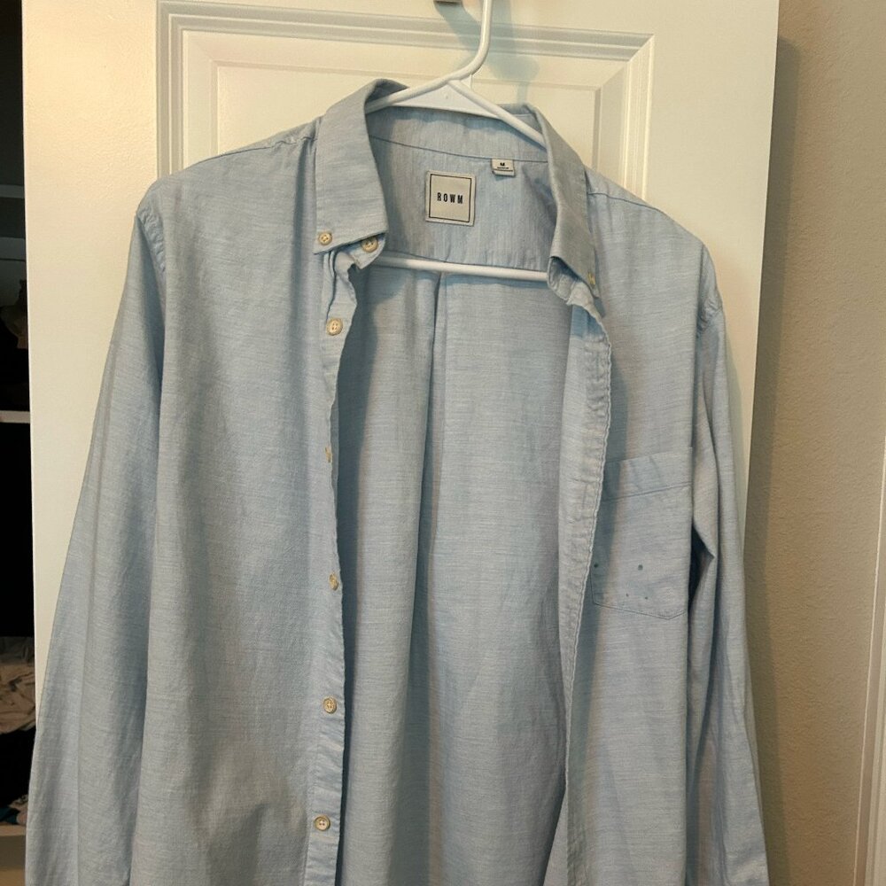 Men's Medium Button Down Dress Shirt.